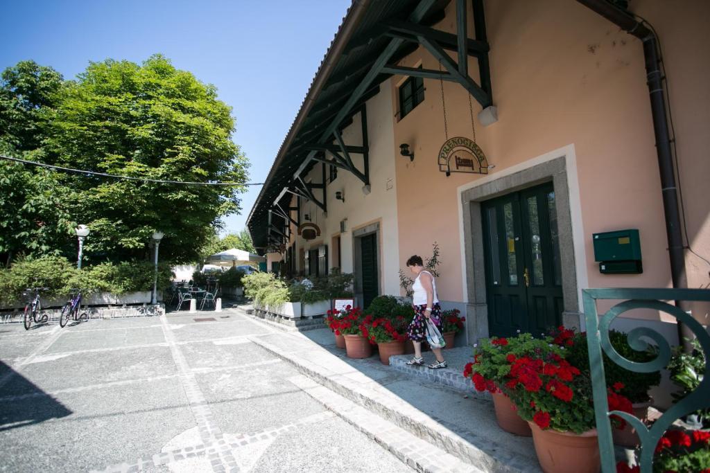 Pri Zabarju Bed & Breakfast Ljubljana Hotel Exterior photo